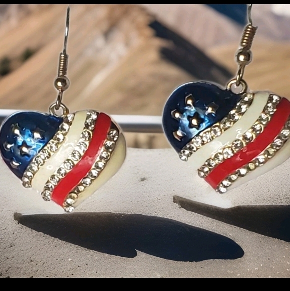Austrian Crystal Enamel Patriotic Heart Flag Pierced Earrings - Picture 1 of 9